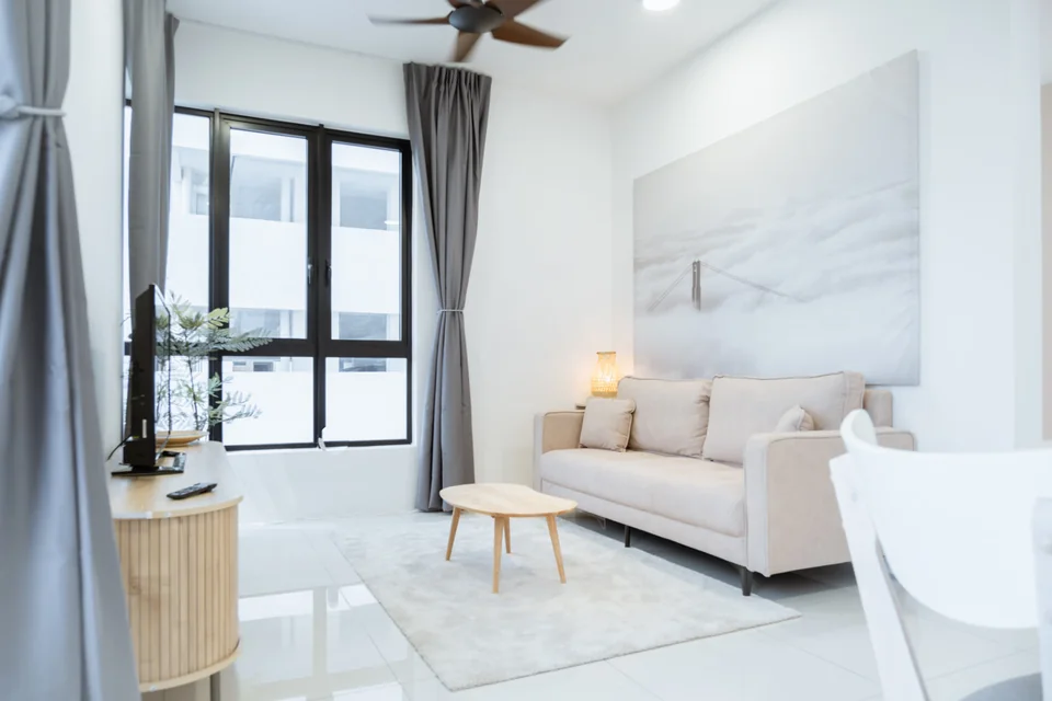 Vivo Executive Apartment(Batu Kawan)配置完成的客厅,取自 MyLoft 已发布的物业故事。 Furnished living area at Vivo Executive Apartment, Batu Kawan, shown in MyLoft's published property story.